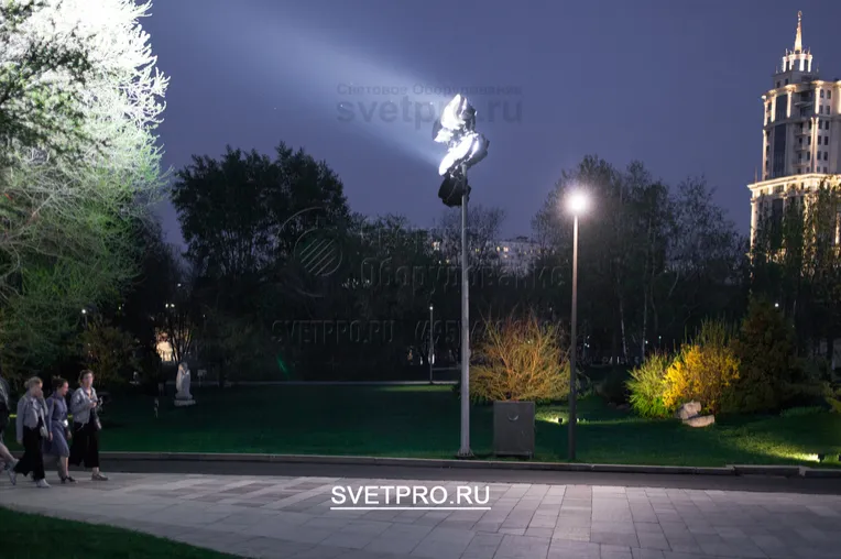 Опоры ОГК &laquo;несиловые фланцевые граненые&raquo; имеют 6-8 граней и изготавливают их из листового проката марка стали Ст-3 и для регионов с низкой температурой воздуха 09Г2С.