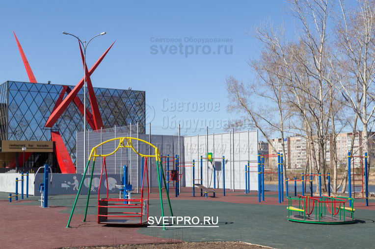 На несиловые опоры ОГК, допускается установка от 1до 4 светильников.