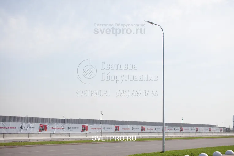 Наиболее экономичным вариантом для освещения дорог является опора с граненым корпусом, у которой на верхушке установлен светодиодный светильник. Светодиоды потребляют минимум электроэнергии, имеют ресурс до 10 тыс. часов, светят без видимой пульсации.