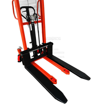 img_1615-oxlift-1600-mm-1500-kg-_2023-06-22_12-04-32