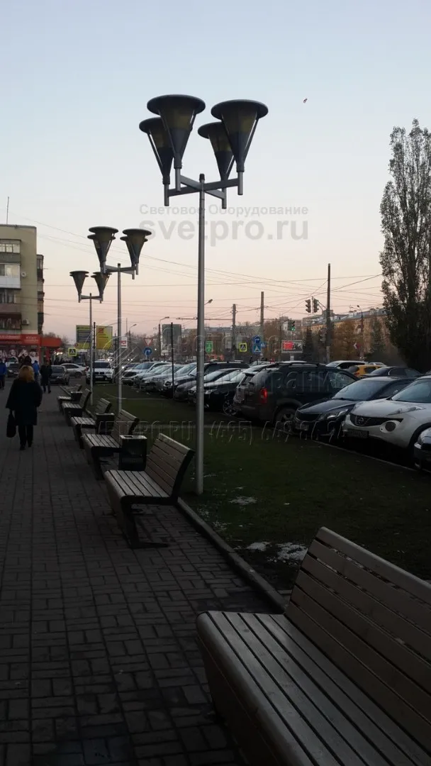 Освещение у ТРЦ в г. Москва с использованием опор НПК-5,0/6,25-02-ц. л.