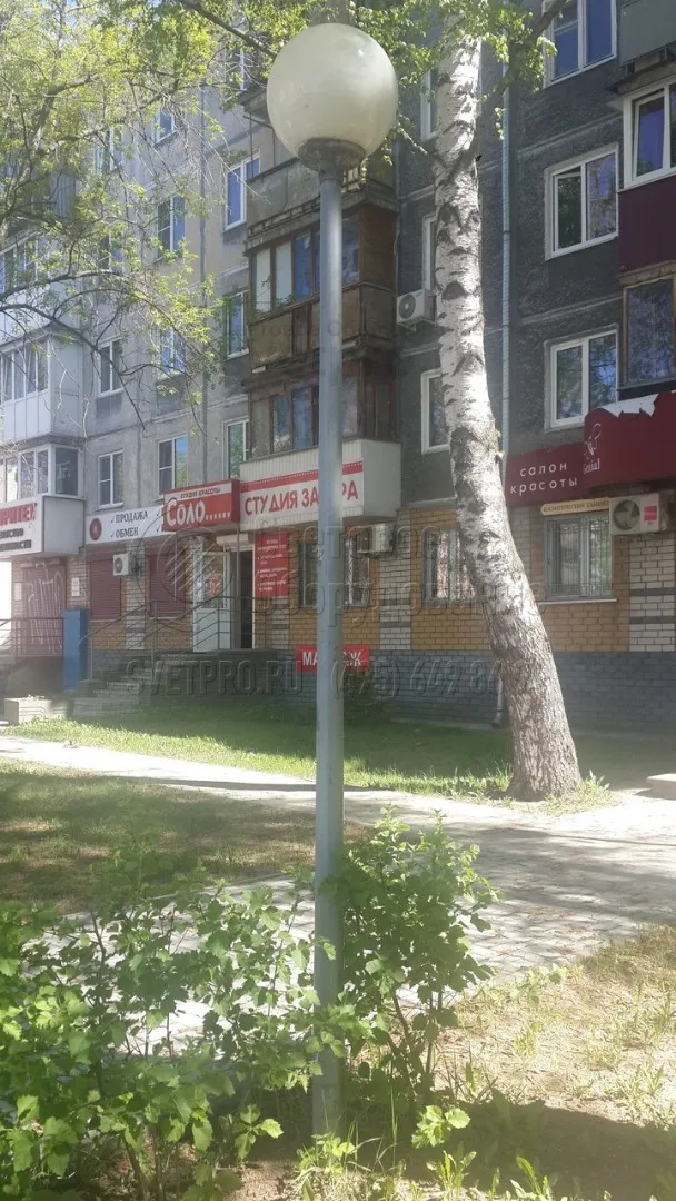 Освещение тротуара опорой НПК-5,0/6,25-02-ц. в г. Тверь с возможностью установки торшерного светильника.