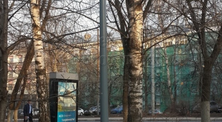Освещение парка в г. Балашиха опорами НПК-5,0/6,25-02-ц. л. с установкой торшерного светильника.