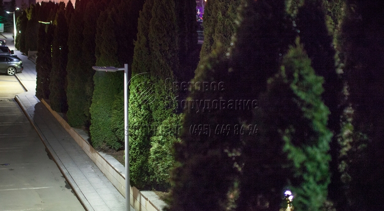 Освещение тротуара и парковки опорами НПК-5,0/6,25-02-ц. л. в г. Москва.