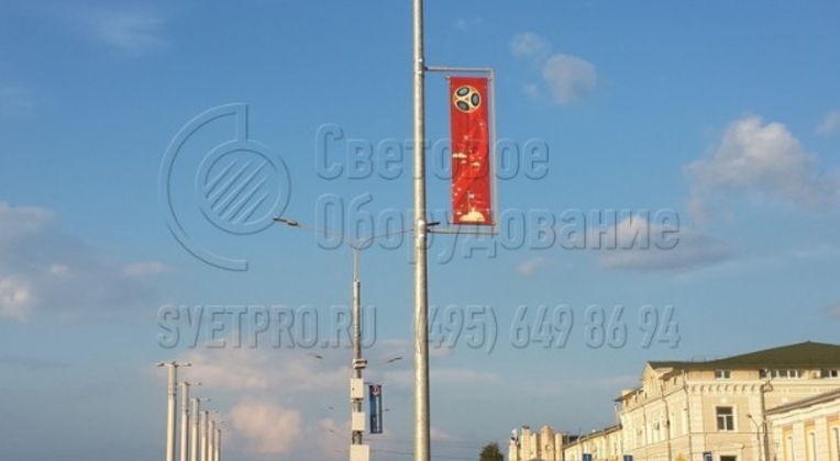 Подсветка проезжей части и тротуара опорами НПК-8,0/9,5-02-ц. Г. Нижний Новгород, Нижневолжская набережная. С возможностью установки консольного кронштейна на 2 светильника.