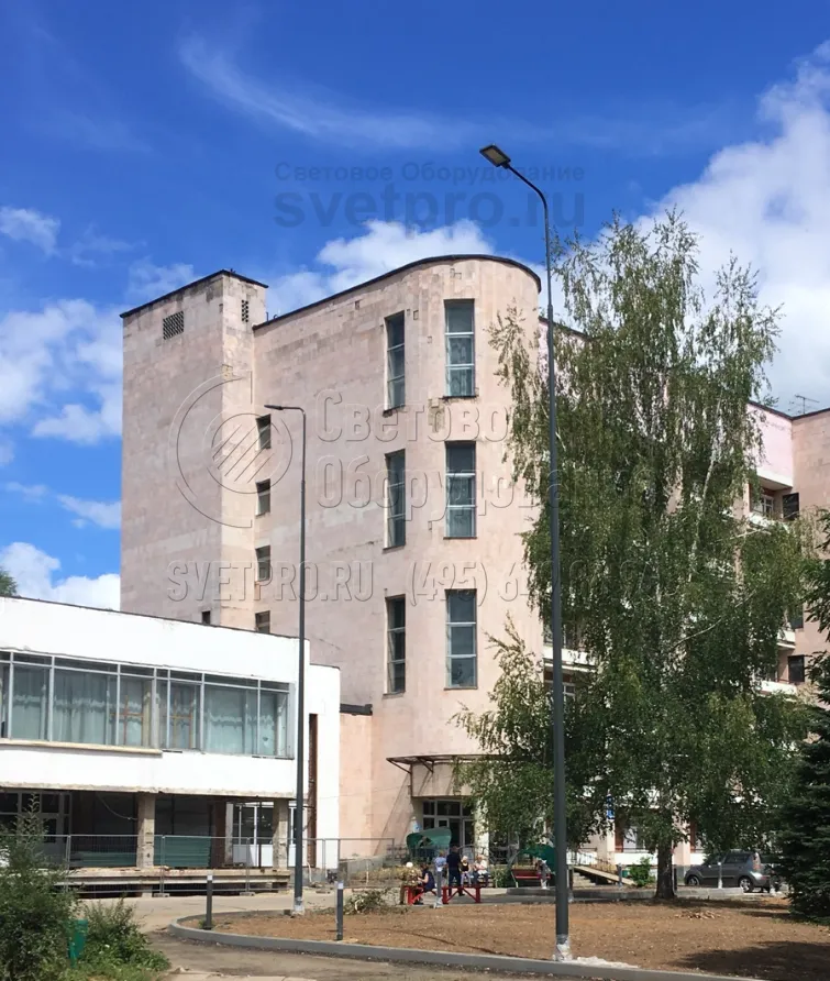 г. Кострома, освещение частной территории опорами НПК-9,0/11,0-02-ц.л. Опоры окрашены декоративным лакокрасочным покрытием (RAL уточняется при заказе).