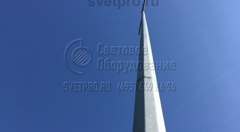 Проводка, по которой подается питание для работы светового оборудования на верхней части опоры, проложена внутри полого стального ствола. За счет этого обеспечивается сохранность проводов от вандальных действий и повреждения из-за воздействия внешних природных факторов. 