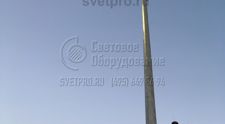 На фото изображена опора, на верхушке которой установлен светодиодный светильник. Использование светодиодных источников света дает возможность значительно сократить затраты энергии на освещение улиц. Сами светодиоды служат долго, лампы не требуют замены в течение всего срока службы. 