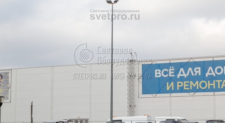 Фланцевая опора монтируется на месте с помощью закладной детали. За счет этого ее можно установить в местах со сложным рельефом. Для смещения центральной оси ствола относительно оси закладной детали используются консоли. Они изготавливаются по индивидуальному заказу клиента. 