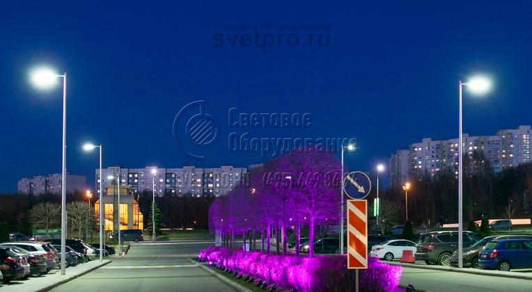 Освещение автостоянки опорами НФК-10,0-02-ц в г. Москва.