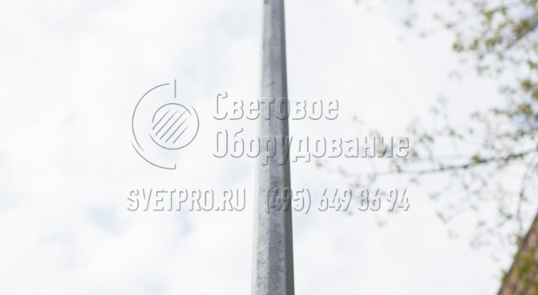 Освещение небольших площадей в зонах с ограниченным подъездом для
обслуживающей спецтехники.