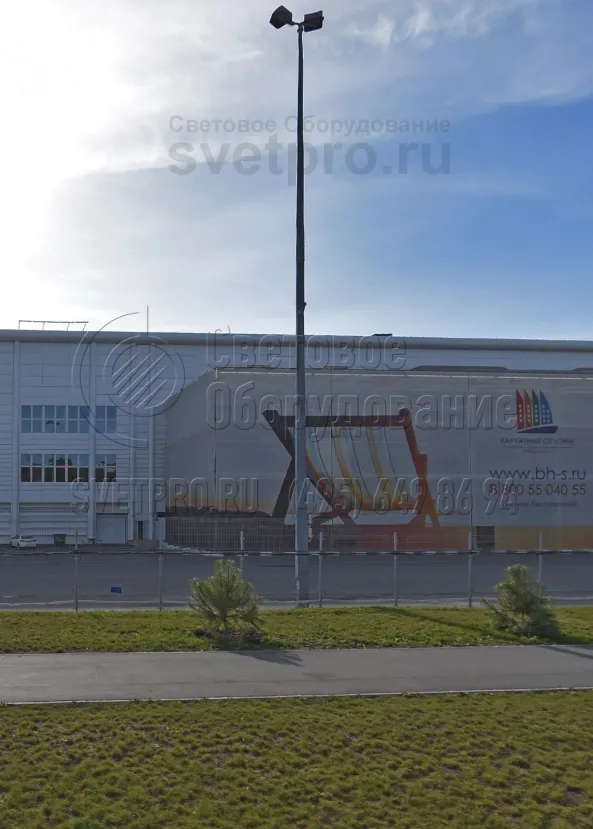 Освещение прилегающей территории вокруг логистического комплекса.