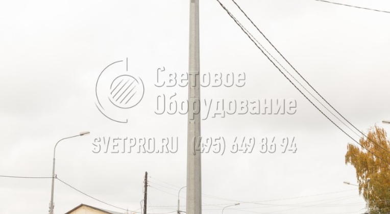 Благодаря граненому поперечному сечению ствол силовой осветительной опоры имеет избыточную несущую способность. Он выдерживает нагрузку от нескольких кабелей и светильника, установленных в верхней части. Но при этом вес изделия относительно невелик в сравнении с трубчатой моделью. 