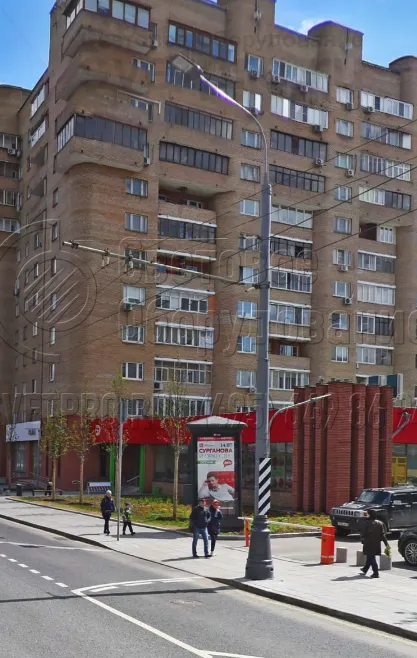 Опоры типа ТП используются на улицах для подвески контактной сети городского общественного транспорта. Они популярны среди инженеров по причине красивого внешнего вида. Стальные трубы цинкуются, после чего приобретают характерный серебристый цвет. Нет необходимости окрашивать их. 