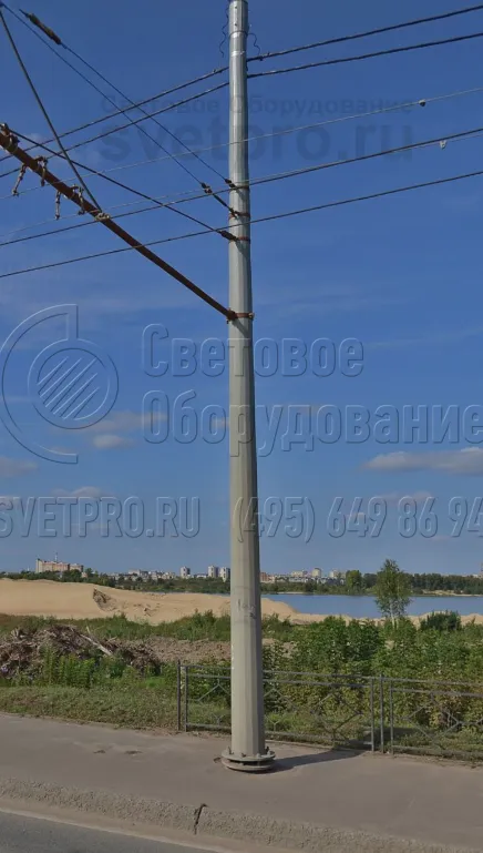 Опора ТФГ на фото при высоте наземной части 10 метров может выдержать вес оборудования до 700 кг. В нижней части у нее имеется фланец, который используется для крепления на закладную деталь фундамента. Если ствол опоры будет поврежден, его можно открутить и заменить на новый без замены ЗДФ. 