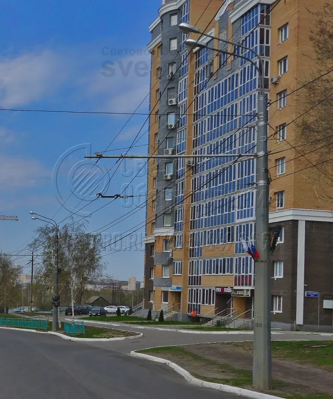 Граненая опора на фото сделана из листовой стали, которая перед этим разрезается на детали с помощью струи плазмы. Автоматизированный процесс раскроя дает возможность точно соблюсти размеры конструкции и избежать последующей механической обработки кромок. Это снижает цену изделия. 