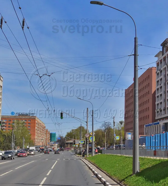 Опора с корпусом из стального листа не нуждается в окрашивании. После обработки в ваннах с расплавленным цинком на поверхности образуется защитный слой серебристого цвета. Если необходимо, покупатель может заказать дополнительное окрашивание и выбрать любой цвет из палитры RAL.