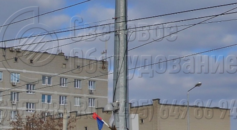 Цинковое покрытие на опоре контактной сети обеспечивает электрохимическую защиту стали от появления ржавчины. Цинк в этом случае является жертвенным катодом. Поэтому даже при разрушении барьерного слоя сталь не начинает ржаветь до полного «испарения» частиц цинка. С конструкции. 