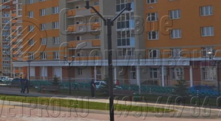 Парковые осветительные конструкции, к числу которых относится и опора «Бол», часто окрашиваются для улучшения внешнего вида. В варианте на изображении заказчик выбрал черный цвет, но его можно менять на любой другой. Применяется метод порошкового окрашивания как наиболее надежный и долговечный. 