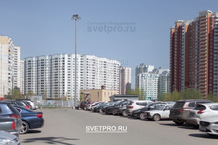 На мачтах МГФ20-М при необходимости (перекосе спускной рамы от разности длин
тросов) можно произвести регулировку длин тросов, используя запас тросов на
мобильной раме.