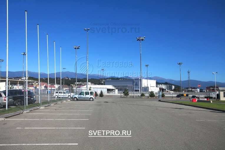 Мачты МГФ25‐М имеют лебёдку с редуктором и комплектуются съёмным
электроприводом для спуска и подъёма мобильной рамы.