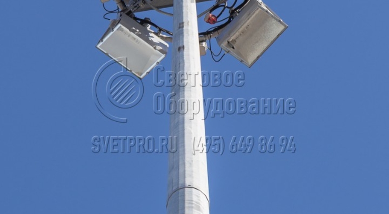 На мачте МГФ40‐М запрещается подъём электроприводом короны до верхней точки
40 м, разрешается подъём только до 39 м, дальнейший подъём до верхнего
положения нужно производить только вручную.
