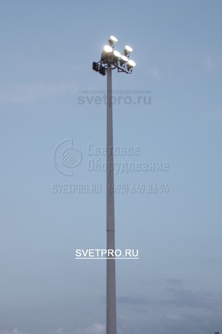 Корона у мачты МГФ50‐М состоит из мобильного кольца и неподвижного оголовка.