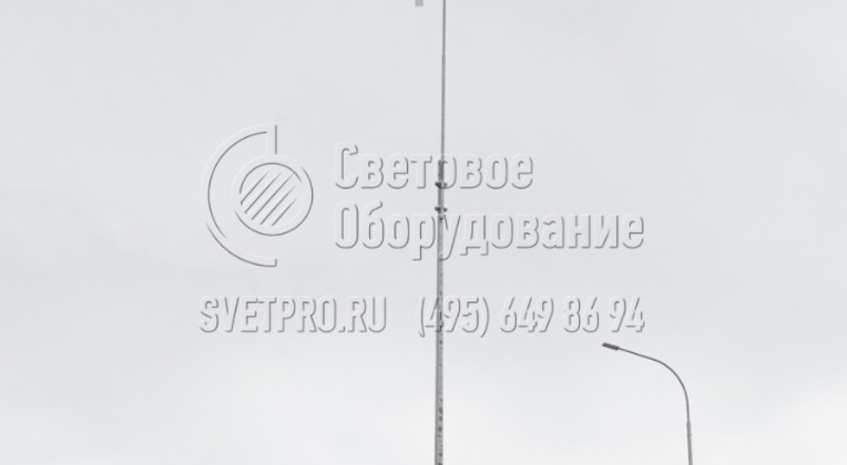 Молниеотвод, который применяется для защиты автозаправок и других подобных объектов, состоит из двух элементов. На типовой корпус с поперечником в виде многогранника прикручивается штырь. При его повреждении возможна замена верхнего элемента без повреждения корпуса опоры.